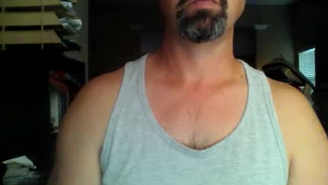 nvrenuff1979 online show from May 26, 2026, 10:44 am