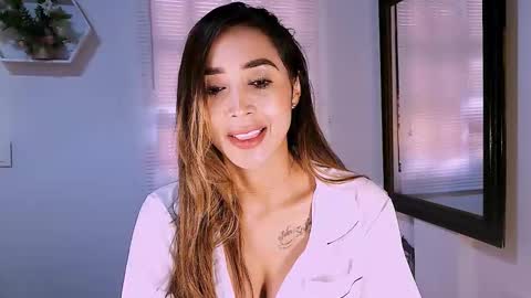 Nycole online show from March 4, 2026, 2:01 pm