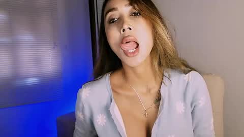 Nycole online show from April 9, 2026, 10:15 pm