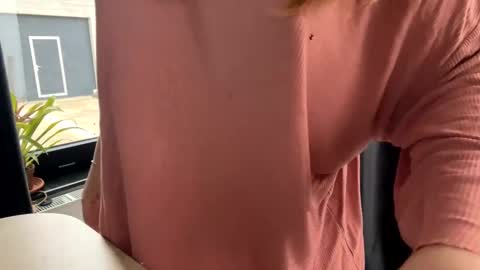 Snapshot of nyconik chatting on December 12, 2024, 8:14 am Nicol online show from December 12, 2024, 8:14 am