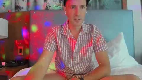 Snapshot of nyhudsonvalleyfun chatting on September 19, 2025, 5:35 pm HudsonValleyNYfun online show from September 19, 2025, 5:35 pm