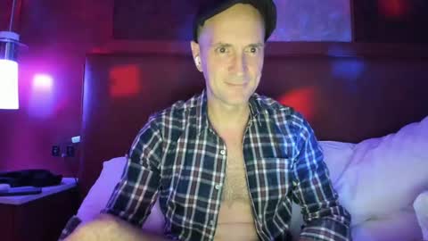 Snapshot of nyhudsonvalleyfun chatting on October 16, 2025, 7:31 am HudsonValleyNYfun online show from October 16, 2025, 7:31 am