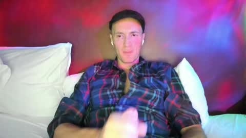 Snapshot of nyhudsonvalleyfun chatting on November 18, 2025, 3:45 am HudsonValleyNYfun online show from November 18, 2025, 3:45 am