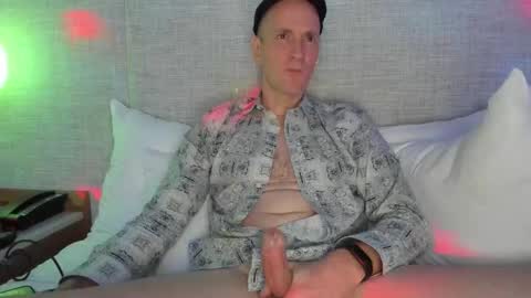 Snapshot of nyhudsonvalleyfun chatting on January 10, 2026, 5:20 am HudsonValleyNYfun online show from January 10, 2026, 5:20 am