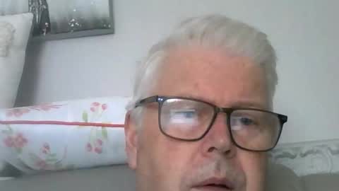 Snapshot of nylonlegs69 chatting on September 9, 2025, 9:31 am stockings suspenders mad online show from September 9, 2025, 9:31 am