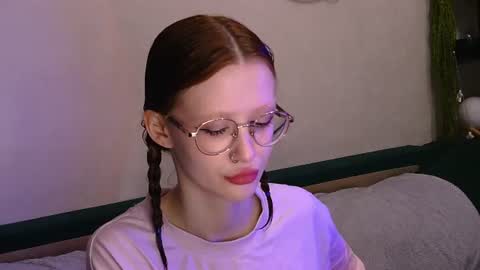 nyra_thira online show from July 6, 2026, 1:02 am