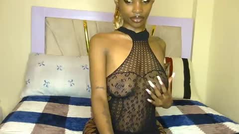Snapshot of nyra_vesper chatting on June 18, 2026, 11:31 pm Lexi i online show from June 18, 2026, 11:31 pm