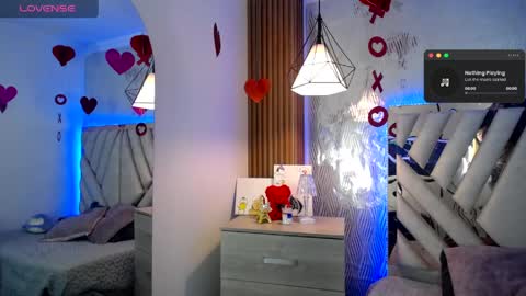 Alex   .    online show from April 14, 2026, 2:17 am