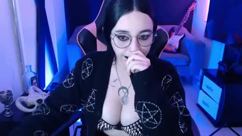 Nyx online show from June 3, 2026, 2:33 pm