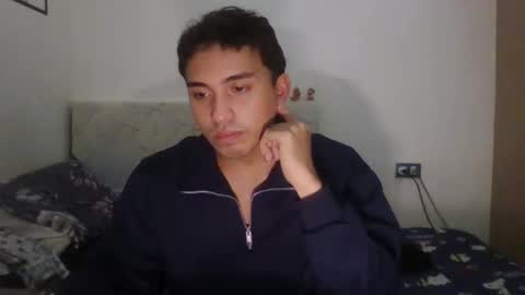 nyxveloura online show from April 27, 2026, 12:47 pm