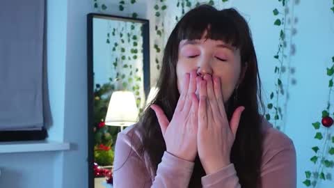 hey hey i am Lora and im new here hope to have some good time here 3 online show from December 14, 2025, 2:00 pm