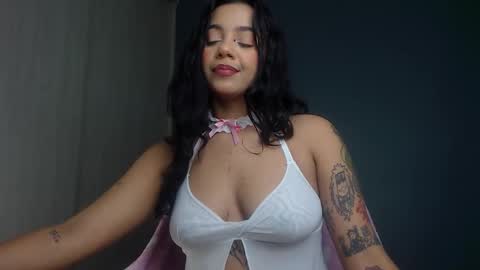 Snapshot of obeyval chatting on October 8, 2025, 12:52 am Vale online show from October 8, 2025, 12:52 am