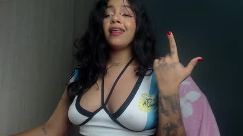 Snapshot of obeyval chatting on October 25, 2025, 3:03 am Vale online show from October 25, 2025, 3:03 am