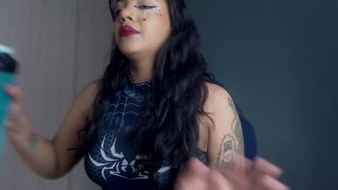 Snapshot of obeyval chatting on October 31, 2025, 10:00 pm Vale online show from October 31, 2025, 10:00 pm