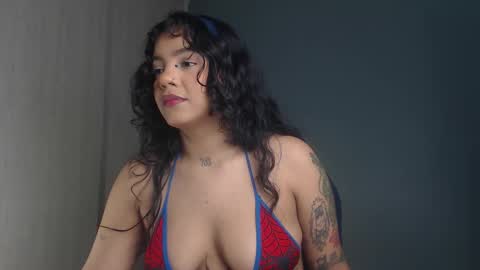 Snapshot of obeyval chatting on November 6, 2025, 11:26 pm Vale online show from November 6, 2025, 11:26 pm