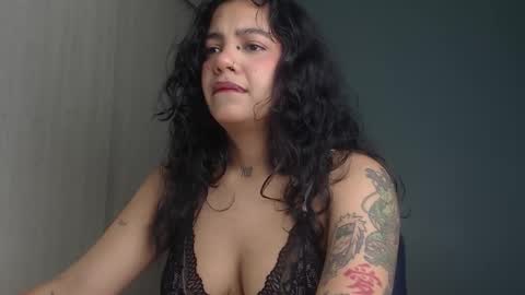 Snapshot of obeyval chatting on November 8, 2025, 12:00 am Vale online show from November 8, 2025, 12:00 am