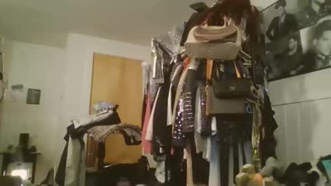 obsessed_glambert online show from November 6, 2025, 2:45 am