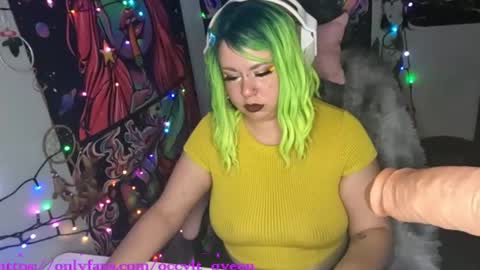 Snapshot of occvlt_qveen chatting on February 14, 2025, 12:30 am occvlt qveen online show from February 14, 2025, 12:30 am