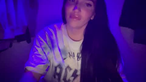 A L A R A  online show from October 21, 2025, 2:34 am