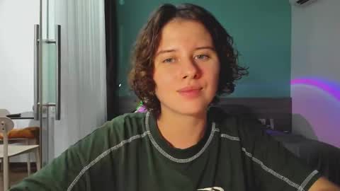 Evie online show from December 12, 2024, 2:22 pm