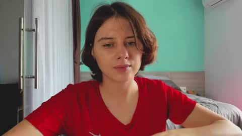 Evie online show from December 18, 2024, 5:59 am