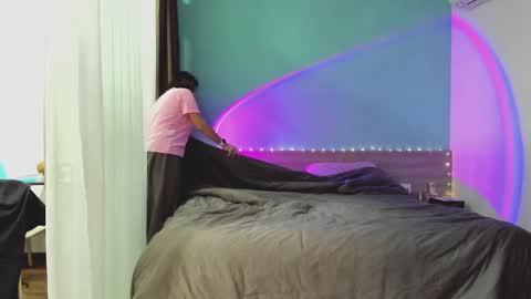 Evie online show from January 6, 2025, 1:52 pm