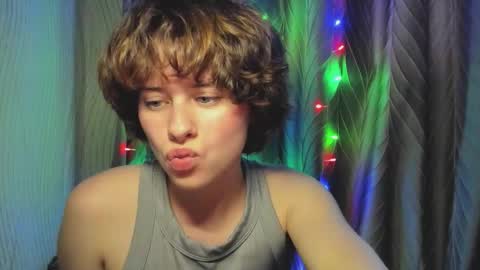 Evie online show from September 19, 2025, 2:40 pm