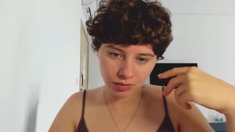 Evie online show from February 9, 2026, 5:00 am