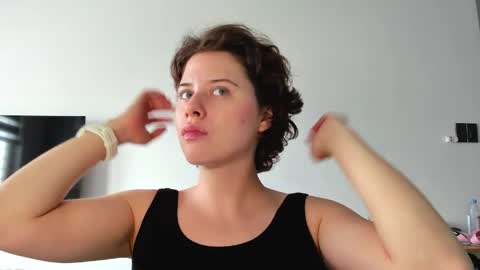 Evie online show from April 4, 2026, 6:22 am