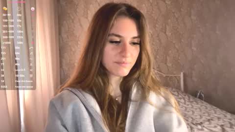 Snapshot of odelinabain chatting on September 18, 2025, 8:27 am Mia online show from September 18, 2025, 8:27 am