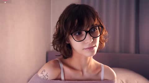 Thea online show from December 5, 2025, 6:37 pm