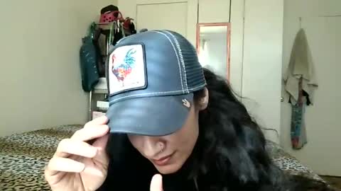 Lit en Cama online show from February 10, 2025, 5:09 pm