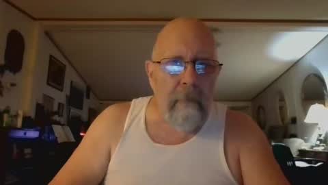 Maximus No Mo online show from December 19, 2025, 11:34 pm