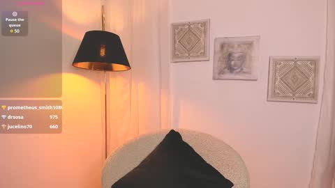 Snapshot of oh__holly chatting on February 8, 2025, 12:06 am Holly online show from February 8, 2025, 12:06 am