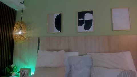 Holly online show from March 21, 2026, 11:15 am