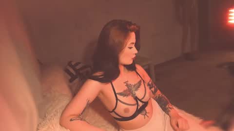 your dear Lilith Chapman online show from March 8, 2025, 12:44 am