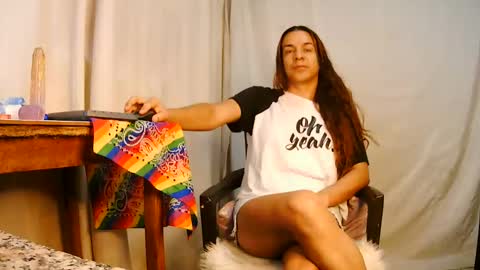 Snapshot of oh_tique chatting on January 2, 2025, 7:40 pm LU online show from January 2, 2025, 7:40 pm