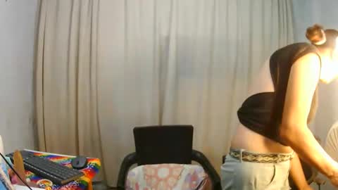 Snapshot of oh_tique chatting on January 17, 2025, 8:13 am LU online show from January 17, 2025, 8:13 am