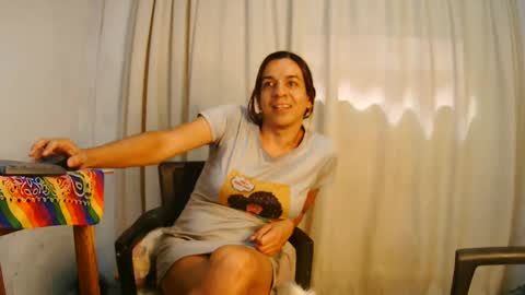 Snapshot of oh_tique chatting on January 27, 2025, 6:52 pm LU online show from January 27, 2025, 6:52 pm