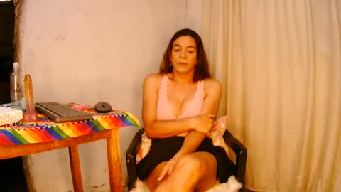 Snapshot of oh_tique chatting on February 10, 2025, 2:16 pm LU online show from February 10, 2025, 2:16 pm