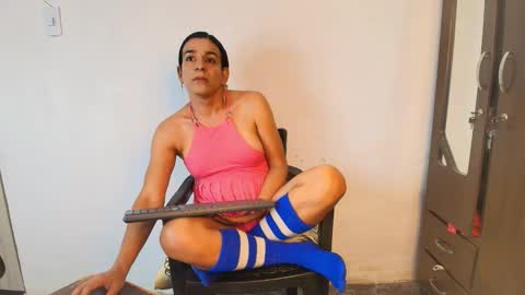 Snapshot of oh_tique chatting on October 29, 2025, 7:04 pm LU online show from October 29, 2025, 7:04 pm