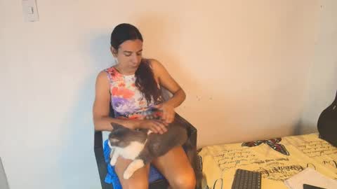 Snapshot of oh_tique chatting on November 29, 2025, 4:43 pm LU online show from November 29, 2025, 4:43 pm