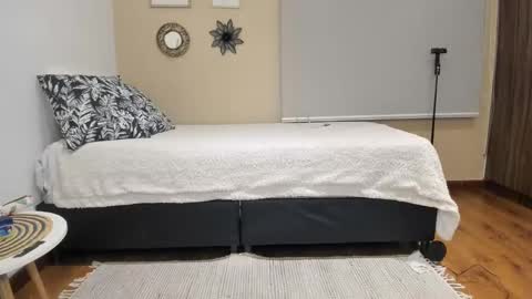 ohanna_ online show from December 22, 2024, 11:31 pm