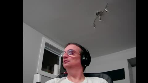 Snapshot of ohbitt chatting on April 1, 2026, 4:24 am ohbitt online show from April 1, 2026, 4:24 am