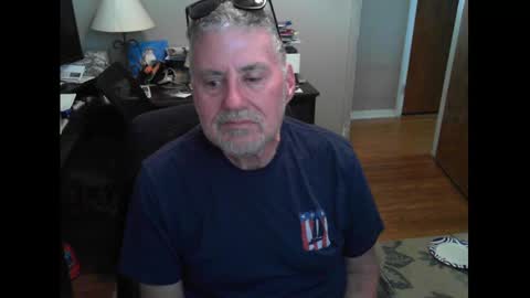 Snapshot of ohfukitsbob chatting on October 14, 2025, 2:18 pm ohfukitsbob online show from October 14, 2025, 2:18 pm