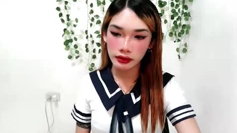 ohmyalessandraxcx online show from October 27, 2025, 2:21 pm