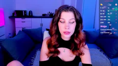 Light  online show from November 7, 2025, 7:03 pm