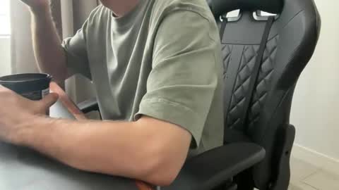 ohmymichael online show from February 15, 2026, 1:31 pm