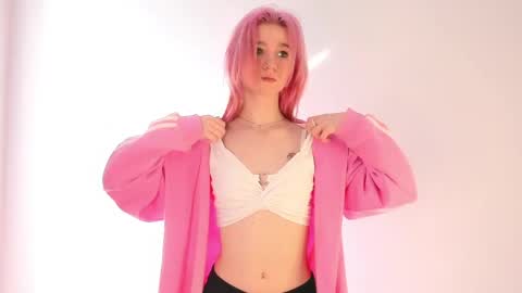 Emi and Ohpi online show from April 10, 2026, 12:43 pm