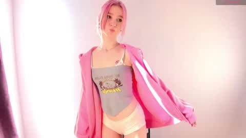 Emi and Ohpi online show from April 11, 2026, 1:26 pm